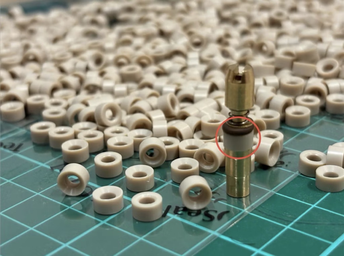 Ring Piston pompa pcp Bahan Sustapeek + Oring Seal FKM90 Tahan Panas Part piston pompa ring piston pompa pcp high pressure thumbnail 4
