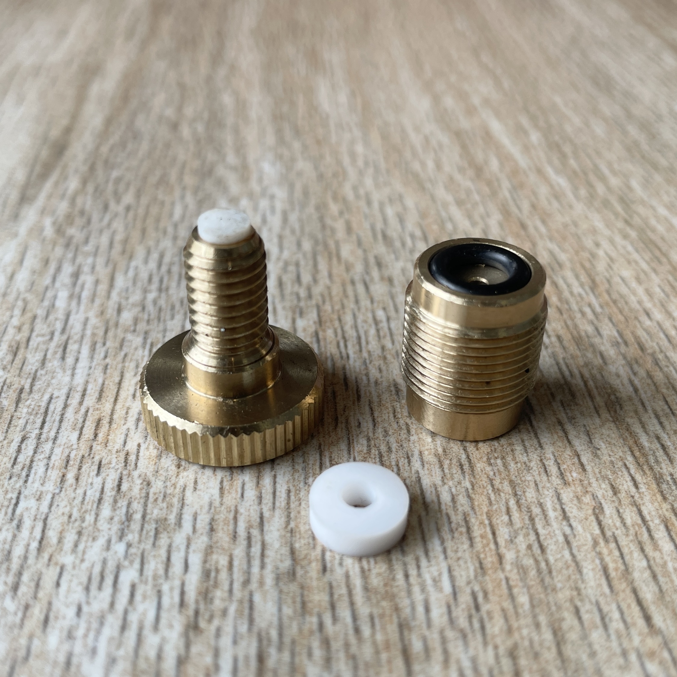 Baud Pompa PCP Baut Pembuangan Angin Pompa pcp Bleed Screw Pompa PCP thumbnail 2